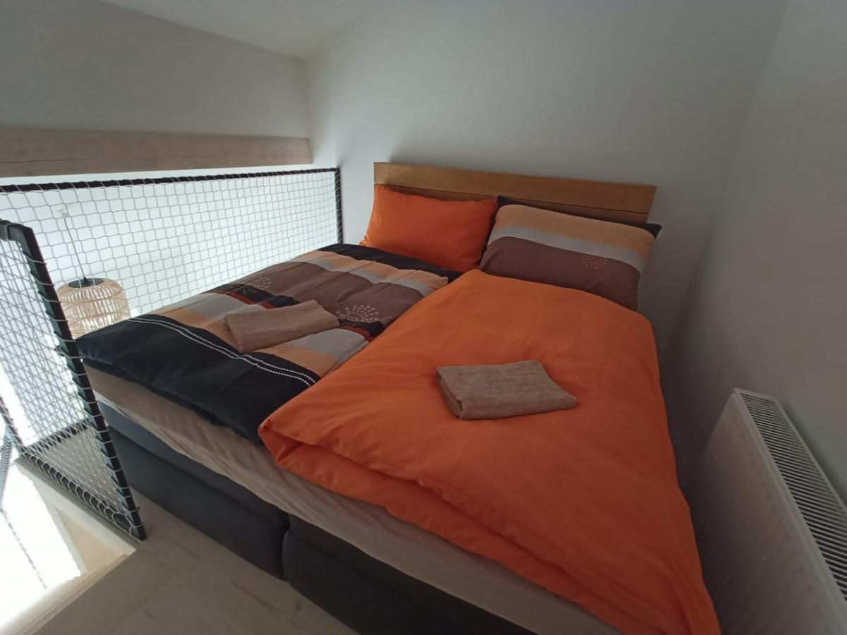 Swiss House Apartments スラヴォニツェ エクステリア 写真